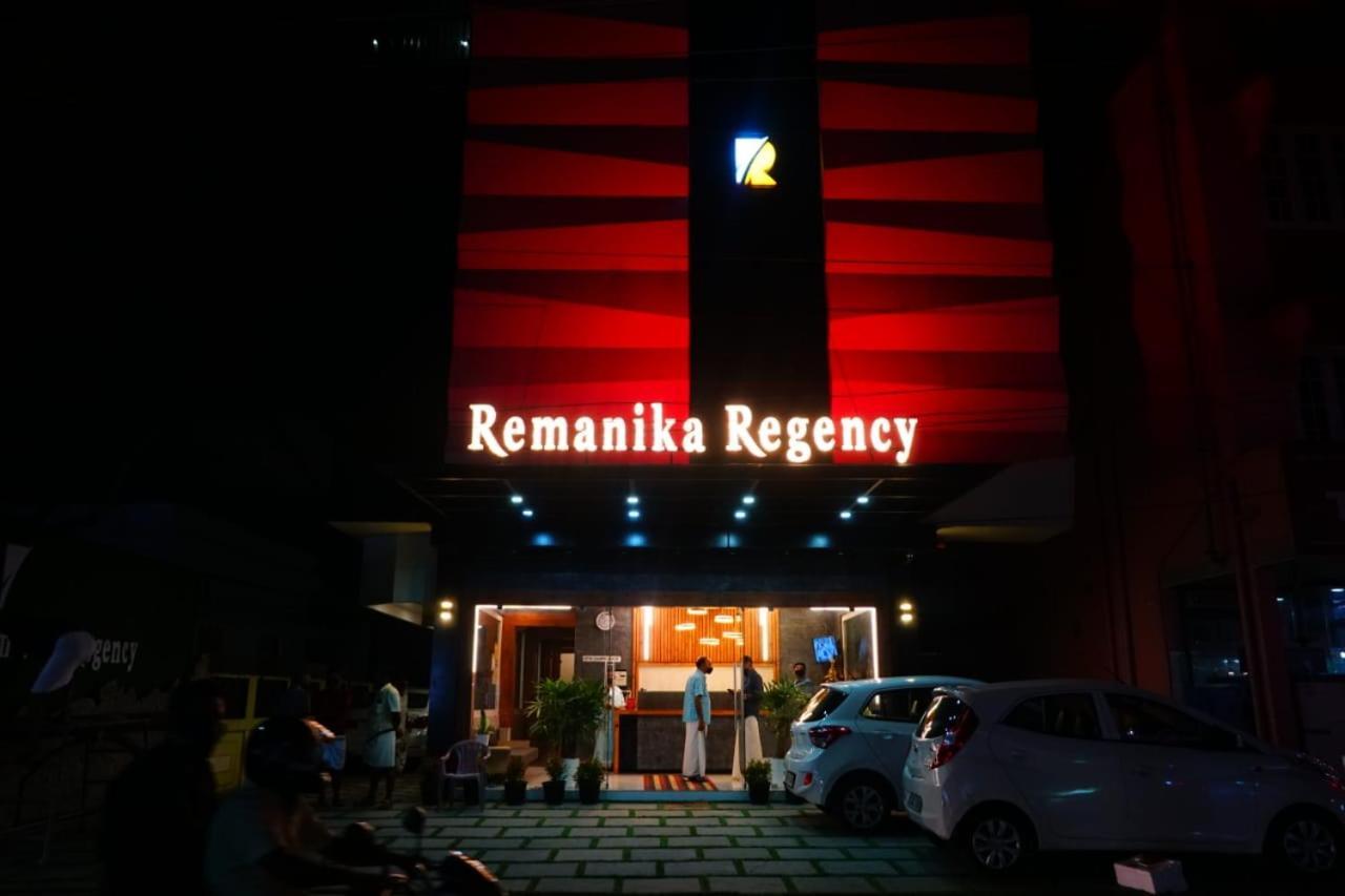 Remanika Regency Hotel Guruvāyūr Kültér fotó